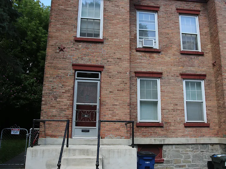 31 Willow St — Photo 15