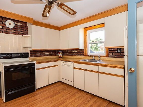 4th image of 23 Waddell St