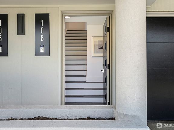 3rd image of 2410 Aurora Avenue N #106
