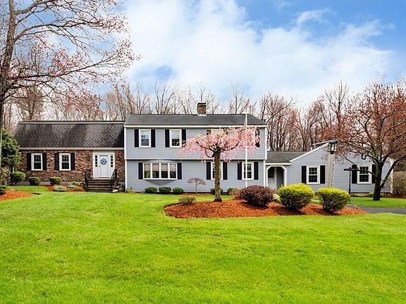 3rd image of 114 Pilgrim Dr