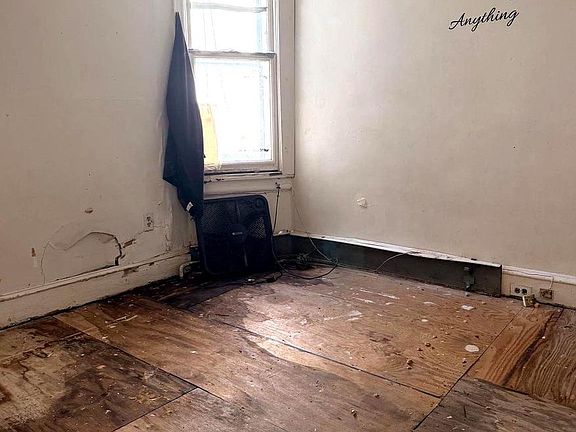 5th image of 6 E 25th St