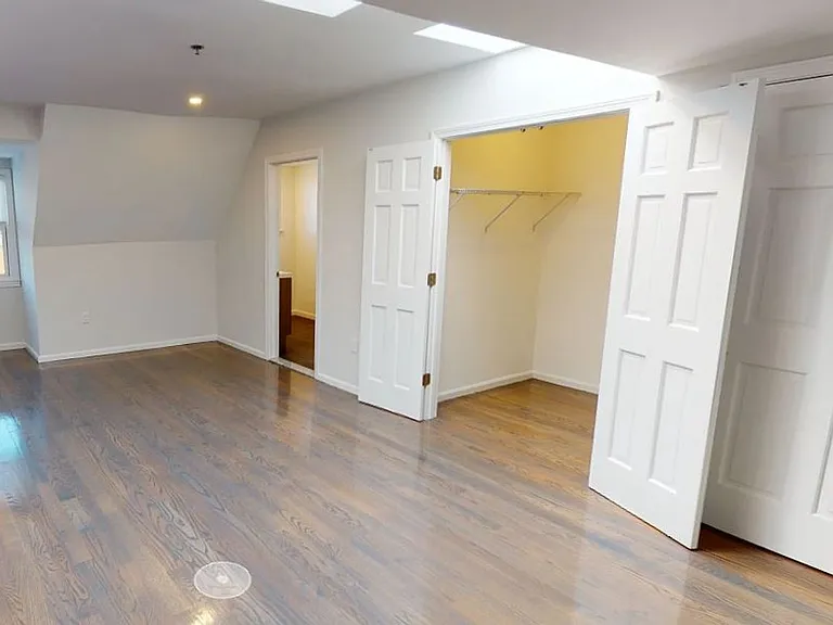 1409 Beacon St #4 — Photo 7