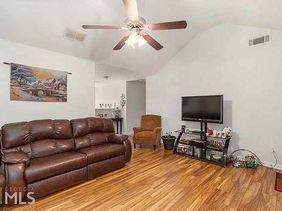 5th image of 67 Creekdale Dr