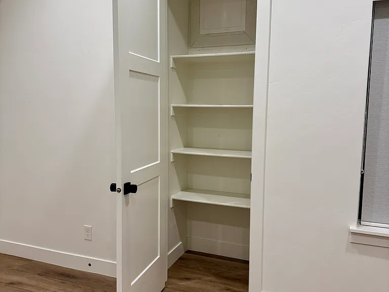 S Halcom Dr — Photo 17