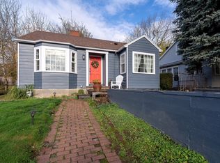 2455 SE Madison St, Portland, OR 97214