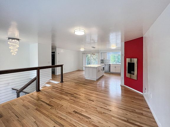 5th image of 21714 NE 18th Way