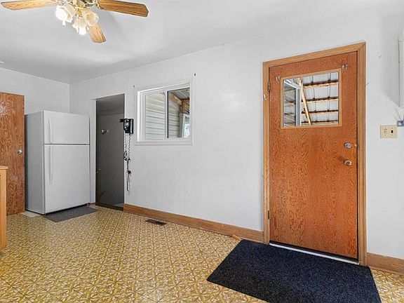 5th image of 320 W 4th Ave S