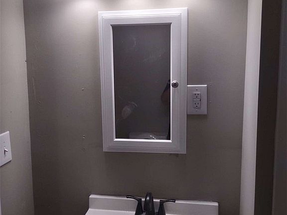 3rd image of 7846 Ninevah Rd