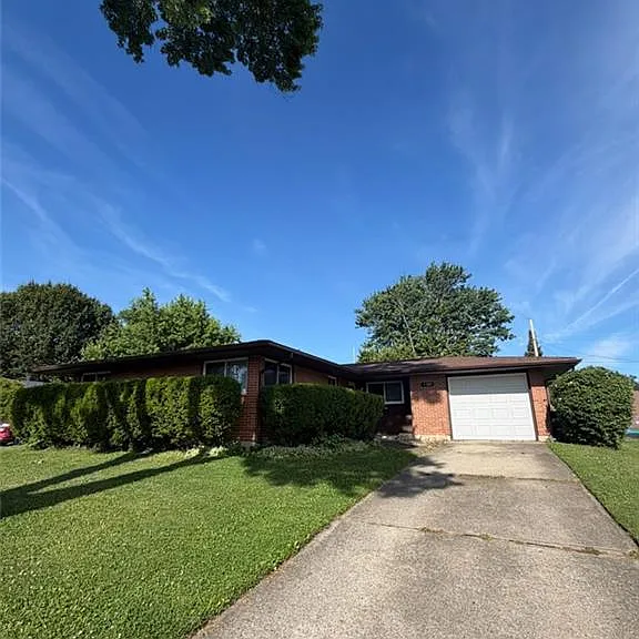1389 Mapleridge Dr — Photo 1