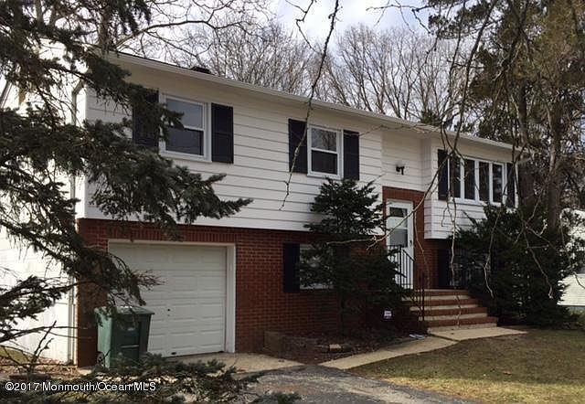 1st image of 10 Leigh Dr