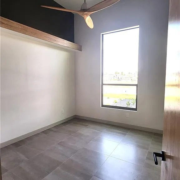 2712 W Hatfield Ave — Photo 12