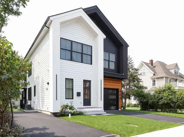 323 Nevada St #2, Newtonville, MA 02460