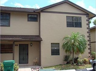 1052 NE 209th Ter, Miami, FL 33179