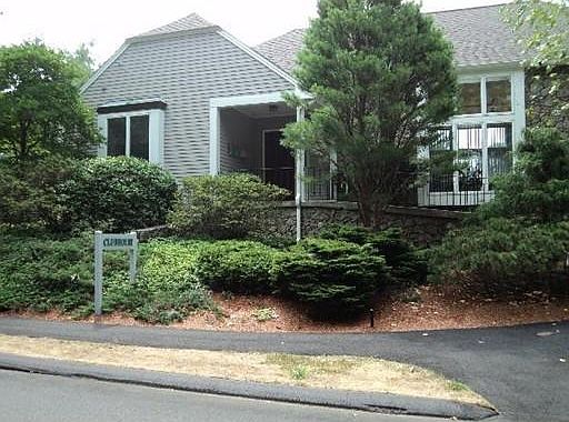 5th image of 704 Foxwood Cir