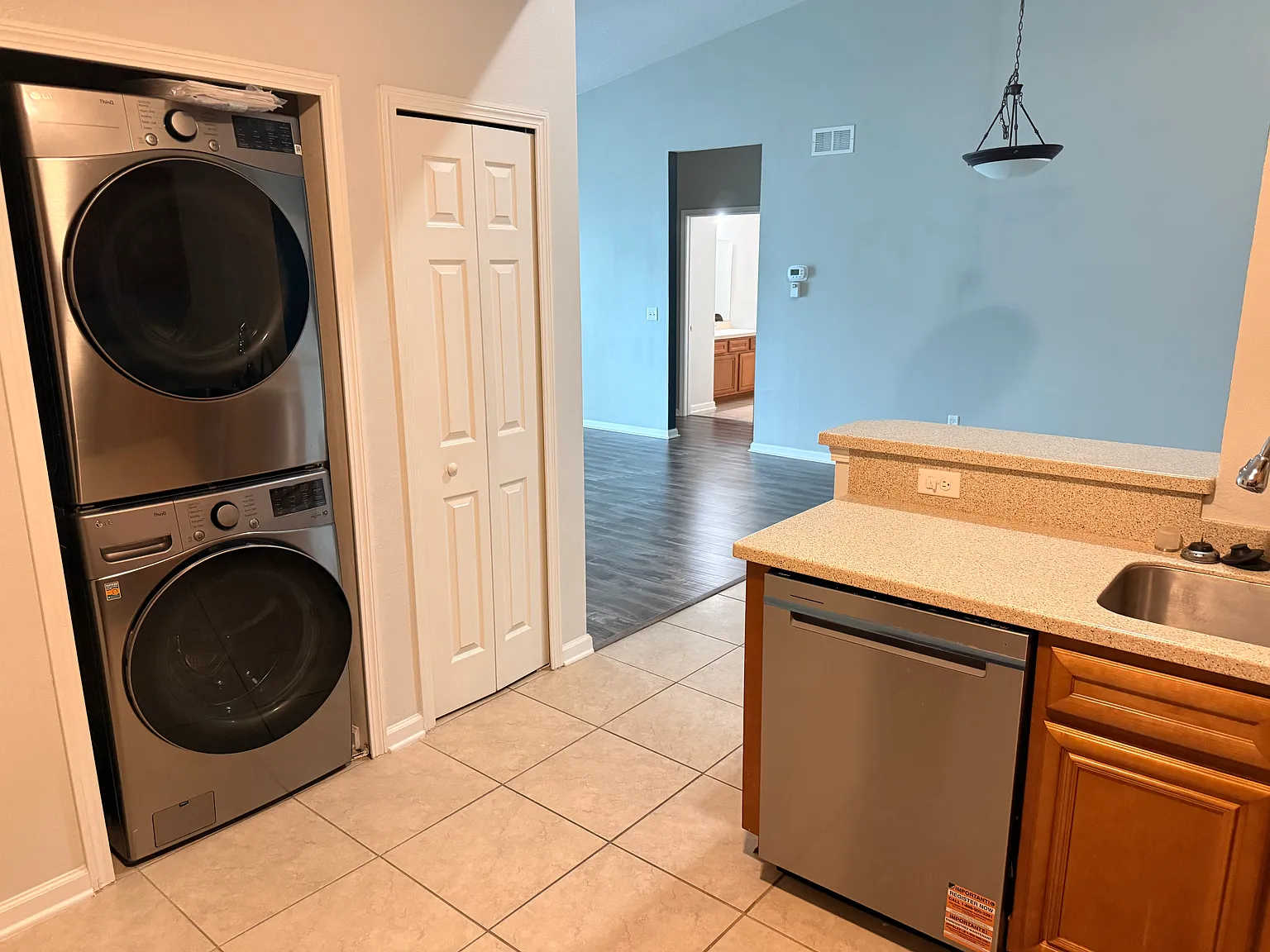 3 bed, 1145 sqft, $1,700 — Photo 3