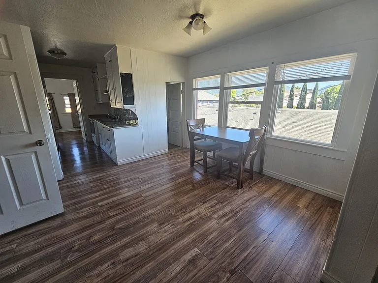 1011 NE 6th St #B — Photo 11