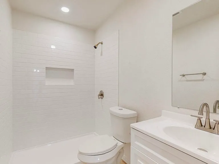 703 S Ravinia Dr — Photo 5