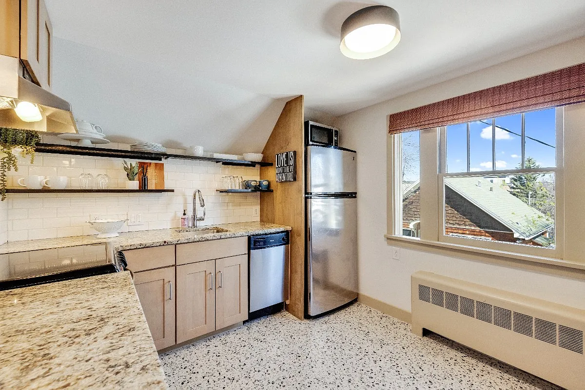 2 bed, 990 sqft, $3,495 — Photo 3