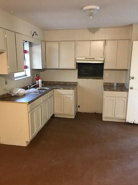 2nd image of 102 Palmwood Dr