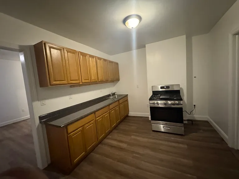 Astor Pl — Photo 1