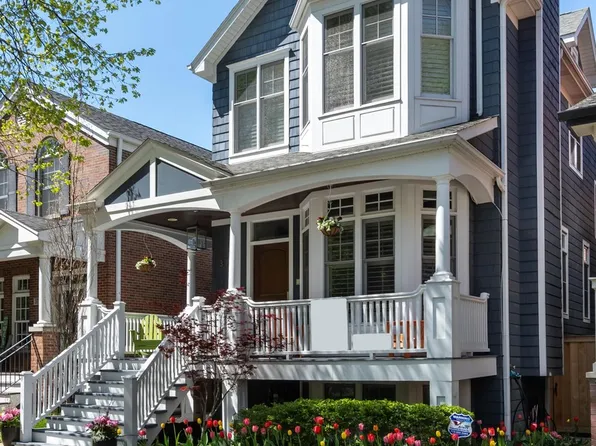 3720 N Leavitt St, Chicago, IL 60618