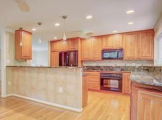 5103 Colebrook Pl, Alexandria, VA 22312