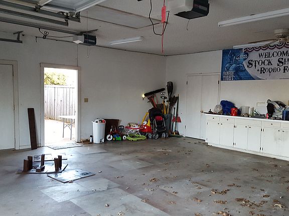 4th image of 1001 W Bois D'arc St