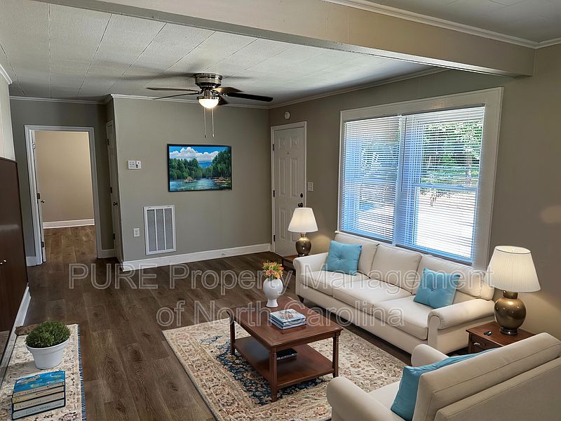 1st image of 603 Robbins St