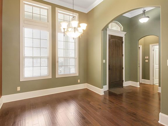 5th image of 15207 Maple Leaf Ct