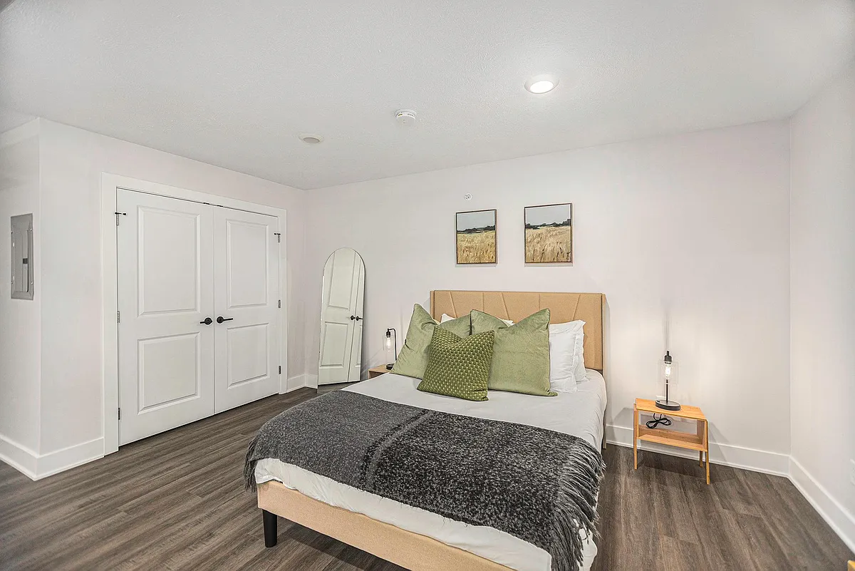 Building Photo - 1562 Michigan St NE #7