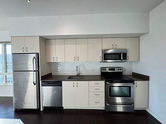 5th image of 11 W Mercer St APT 202