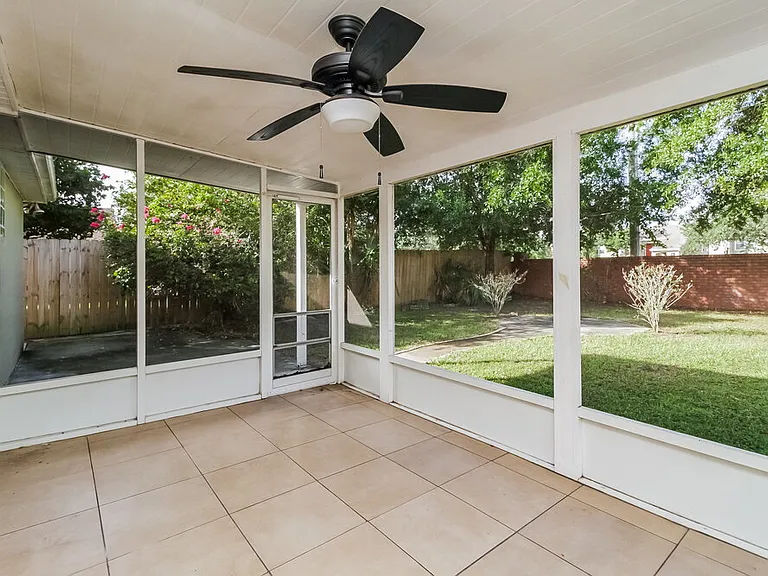 2640 Woods Edge Cir — Photo 8