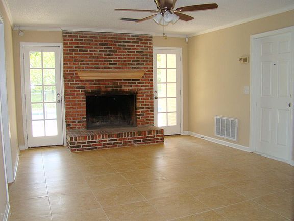 4th image of 7029 Hanson Dr N
