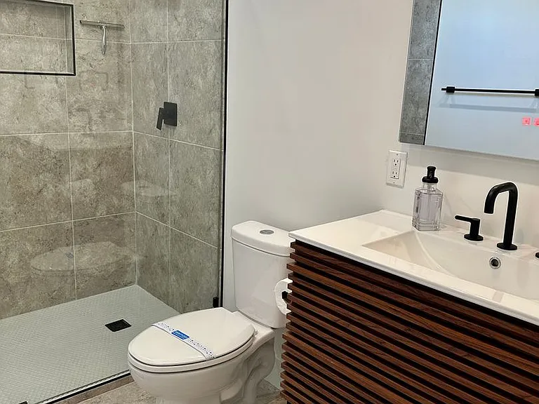 326 N 17th Dr — Photo 115