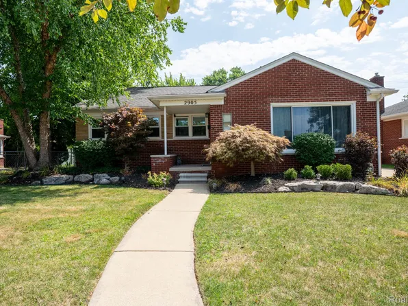 2905 Bridge St, Trenton, MI 48183