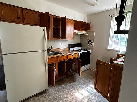 5th image of 2307 Loney St #1F