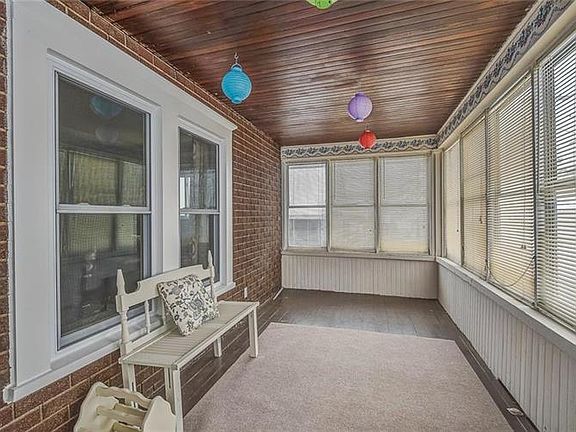 2nd image of 4618 James St