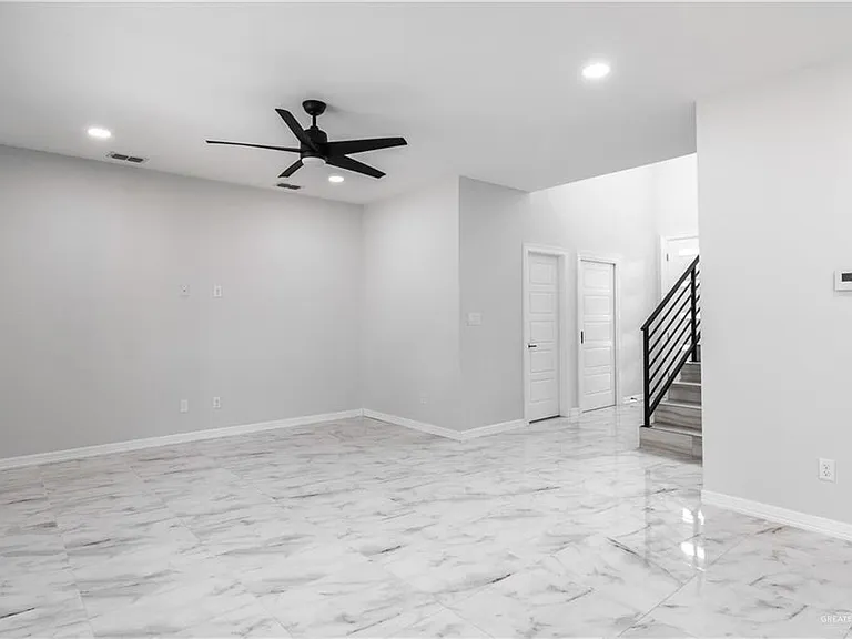 5318 N Crown Point — Photo 6