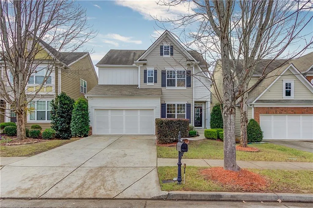 5 bed, 2.0 bath, 2926 sqft, $2,800 — Photo 1