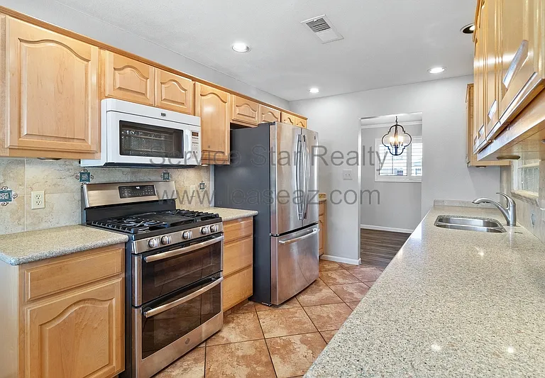 6916 E Windsor Ave — Photo 9