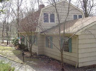 26 Turkey Roost Rd, Sandy Hook, CT 06482