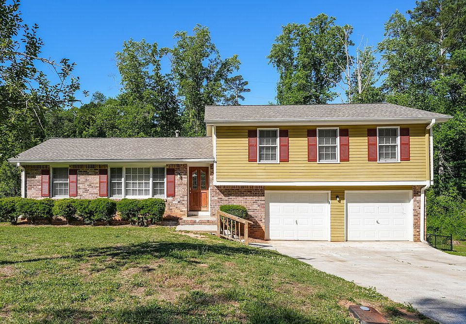 1st image of 990 Woodbridge Dr NE