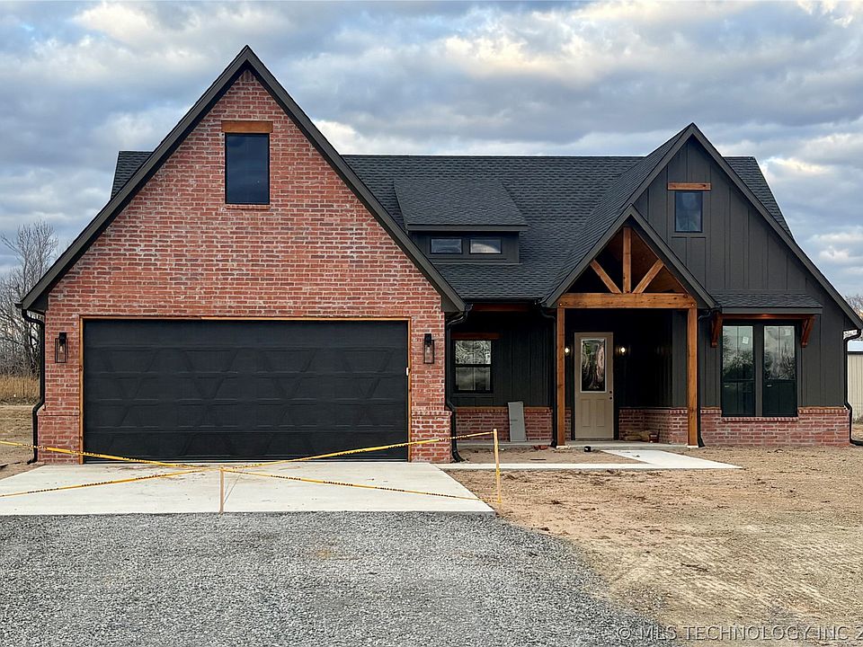 1st image of 160 Falcon Rd