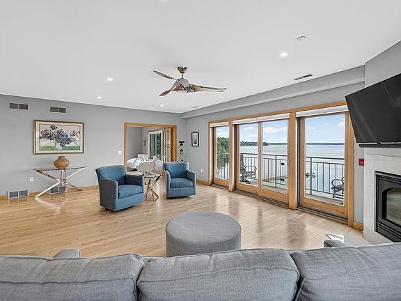 5th image of 4101 Monona Dr APT 302