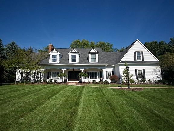2nd image of 420 High Orchard Dr