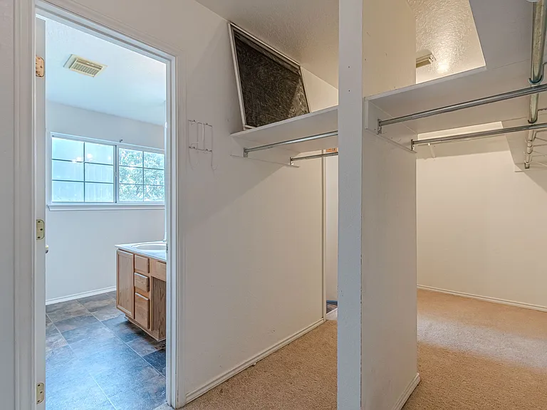 164 Springtree Holw — Photo 42