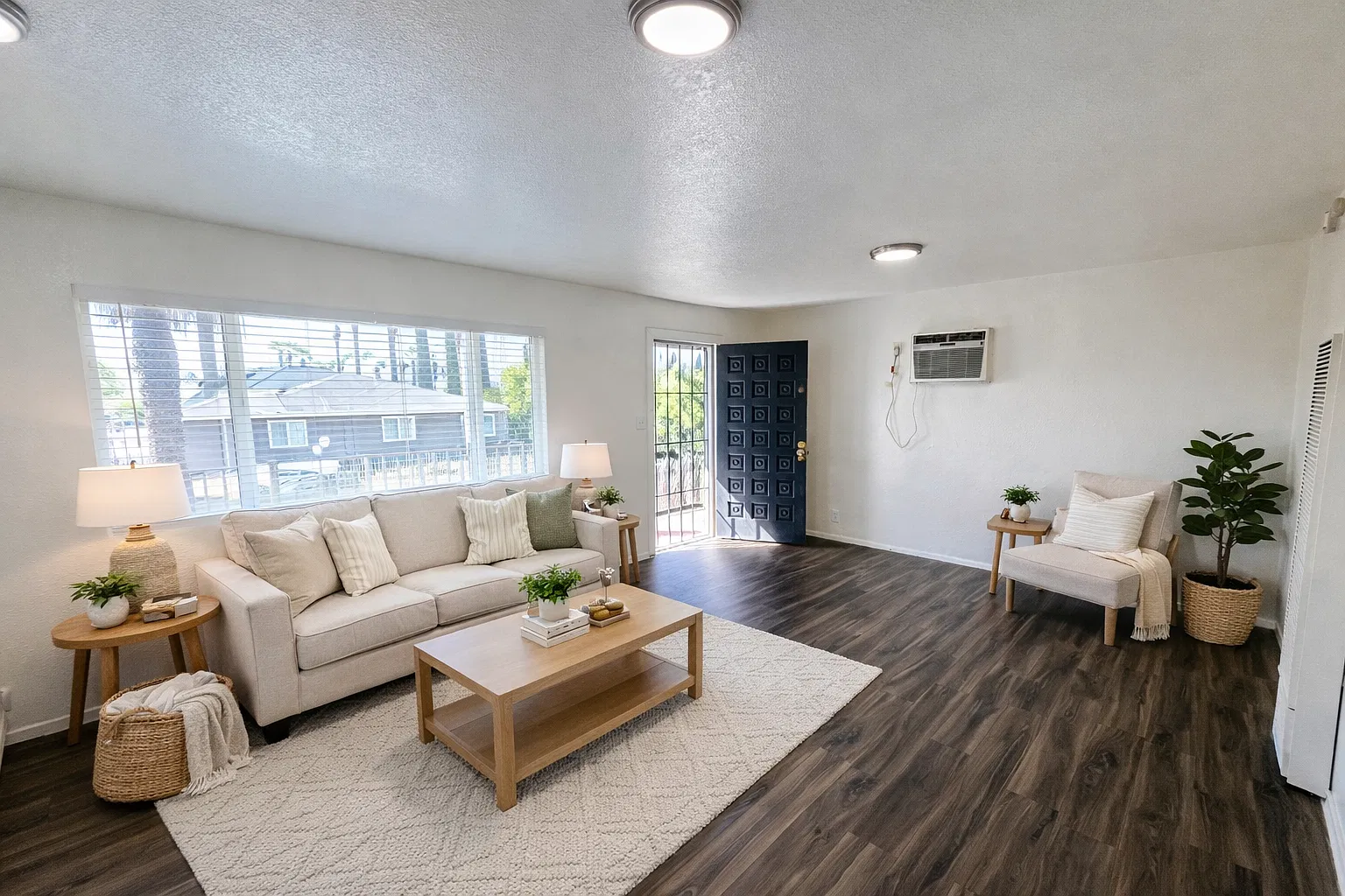 2 bed, 900 sqft, $1,750 — Photo 4