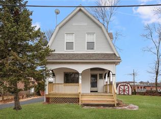 120 Woodward Rd, Providence, RI 02904