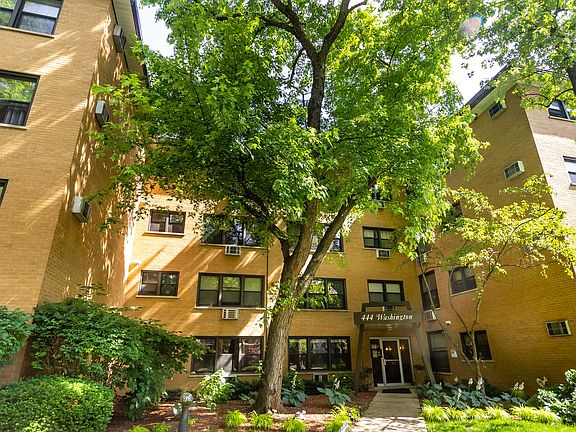 2nd image of 444 Washington Blvd APT 307