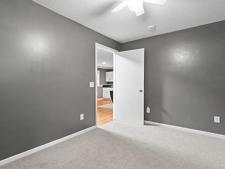 18890 Barrington Dr — Photo 24